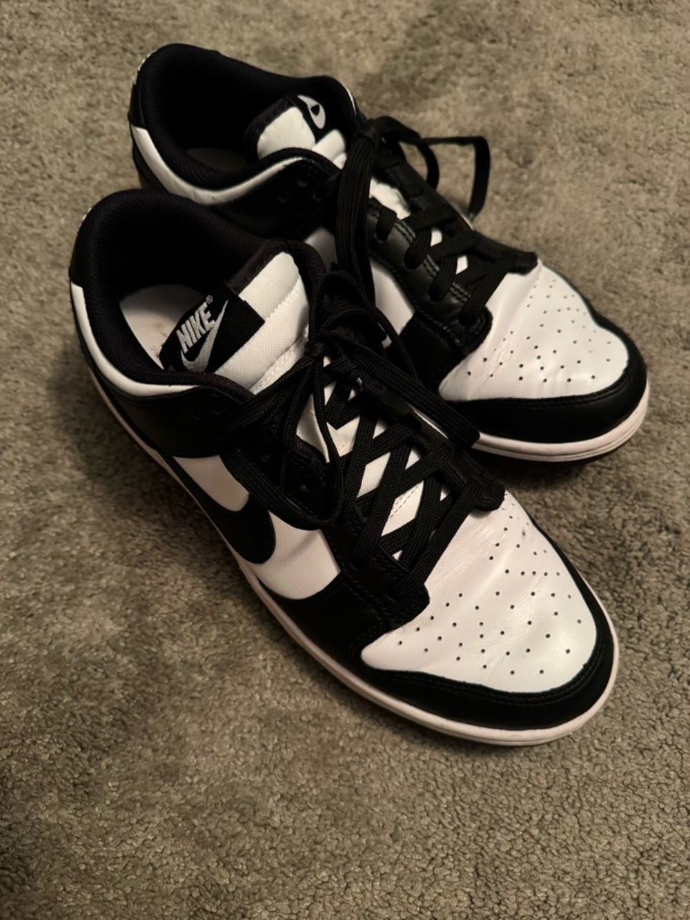 Nike Women’s Low-Top Athletic Sneakers - Black/White